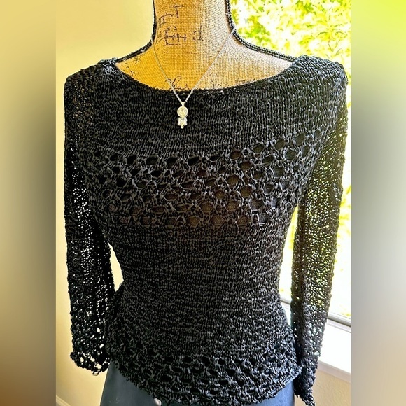 NWOT Made in İtaly Designer Crochet Blouse - Picture 3 of 3